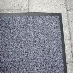 Tapis d'extérieur HD Scraper Conçu pour une utilisation en extérieur, ce tapis résiste aux éléments