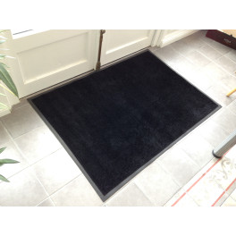 tapis d'entrée unicouleur / tapis antisalissure coordonné à votre décoration