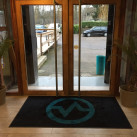 Tapis logo personnalisé antisalissure